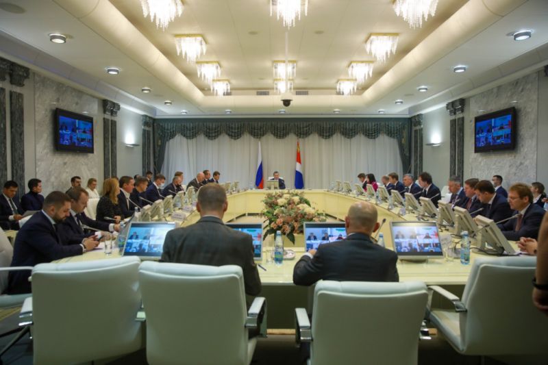 Полпреду Президента представили проекты по развитию острова Русский