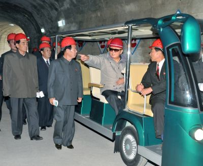 Во время руководства на месте делами рудника. Октябрь 2011 г.