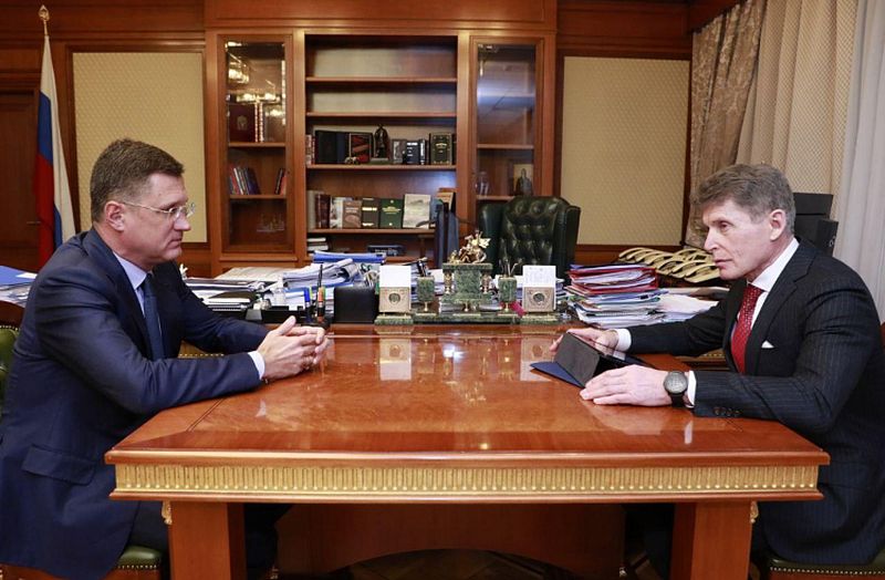 Александр Новак и Олег Кожемяко обсудили развитие ТЭК Приморья