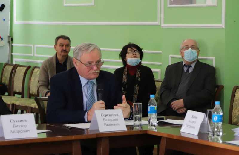 Председатель Дальневосточного отделения РАН академик Валентин Сергиенко