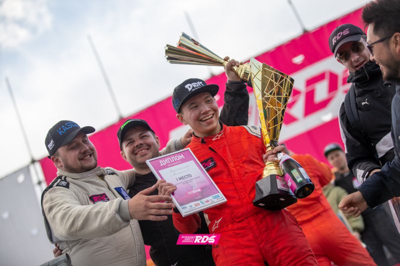 В командном зачёте победа осталась за командой Mad Snail Racing