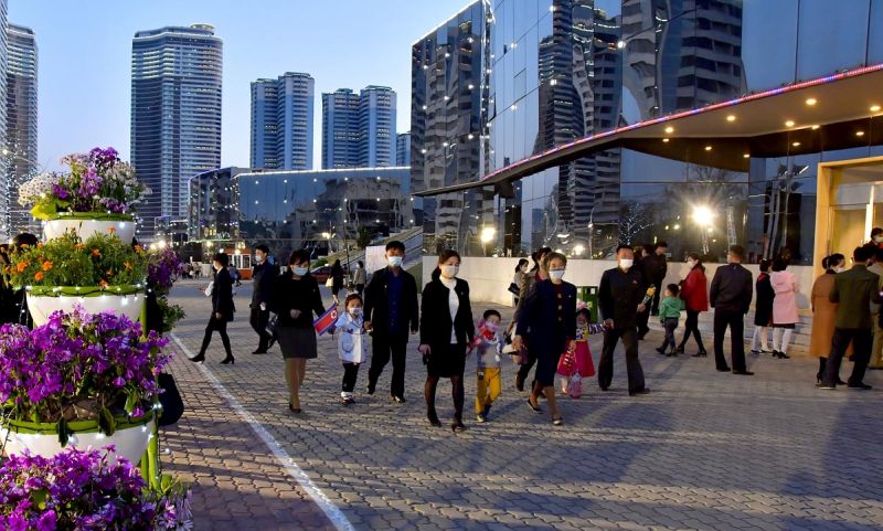 Улицы столицы по случаю Дня Солнца.