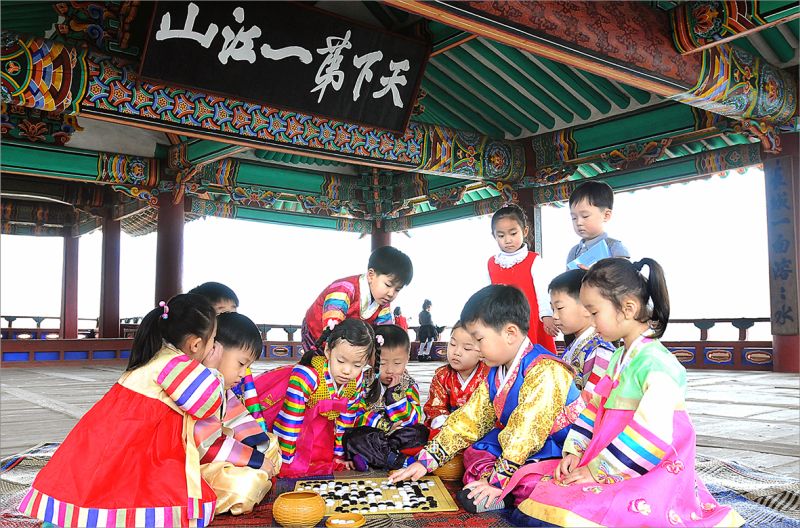 Игра в падук (корейские шашки).