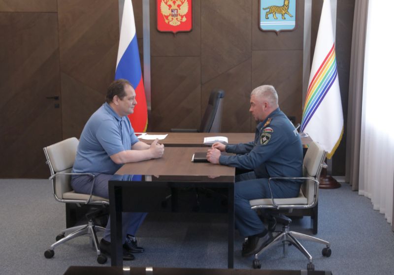 Глава ЕАО Ростислав провел рабочую встречу с врид начальника ГУ МЧС России по ЕАО