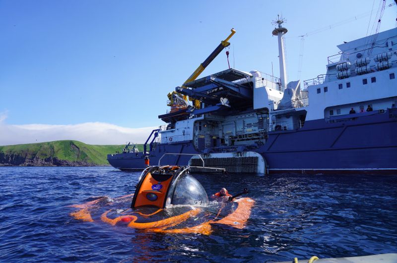 Спуск подводного аппарата C-Explorer 3.11. Фото: ЦПИ РГО