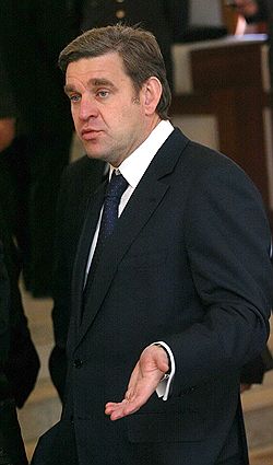 Официальные доходы губернатора Приморья Сергея Дарькина в 70 раз меньше доходов его супруги