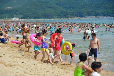 Разряд государственной противоэпидемической работы урегулирован и снижен, и обеспечивается ритмичность общественной деятельности и повседневной жизни во всех ее элементах и процессах.