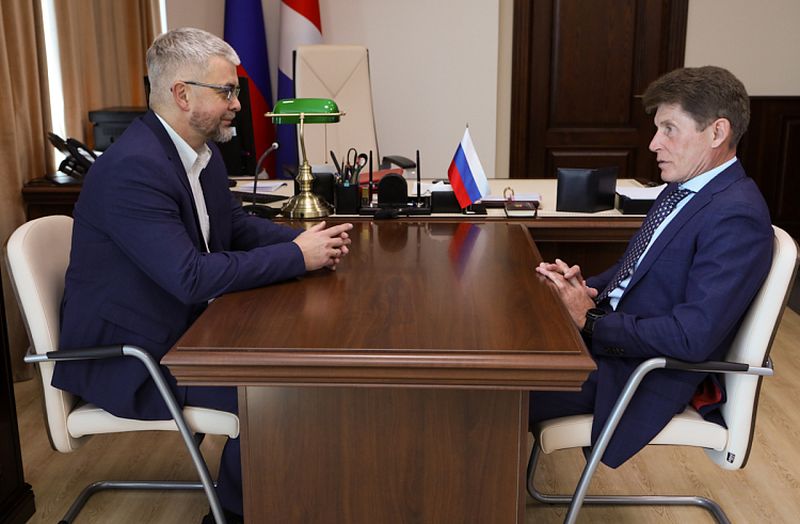 Олег Кожемяко встретился с внуком легендарного генерала Красной Армии Дмитрия Карбышева