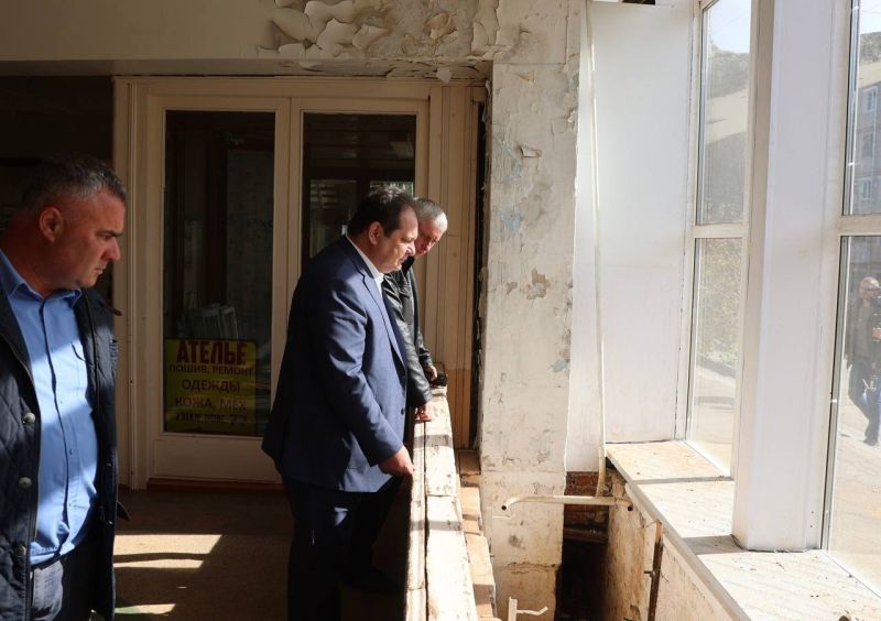 Социальные объекты поселка Теплоозерск посетил губернатор ЕАО Ростислав Гольдштейн