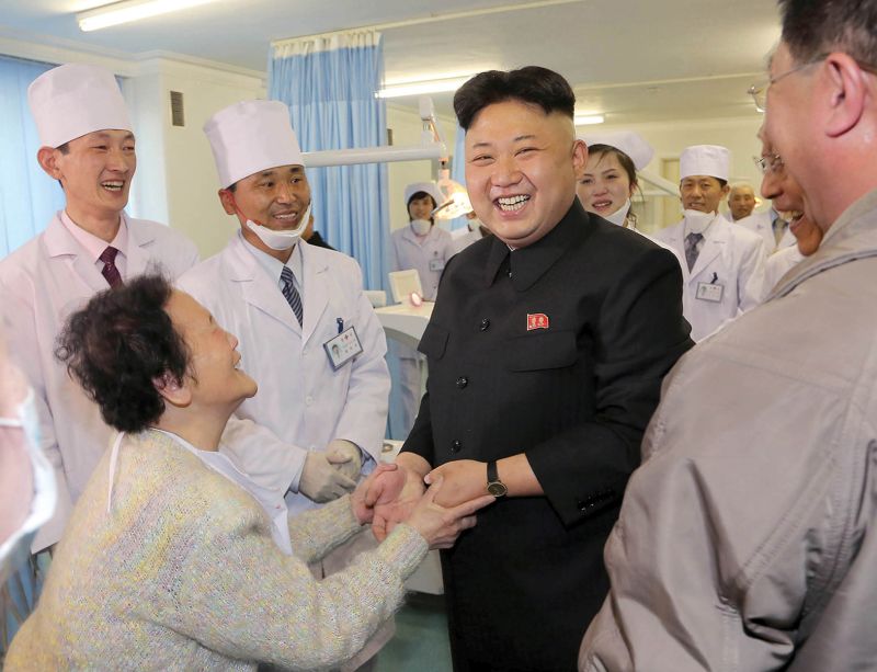 Уважаемый Ким Чен Ын в Одонтологической больнице «Рюгён». Март 103 г. чучхе (2014).