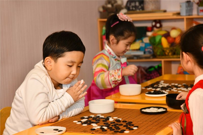 Игра в падук (корейские шашки).