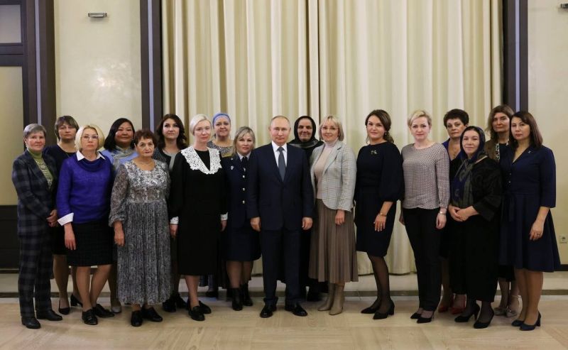 Заместитель председателя правительства ЕАО Мария Костюк приняла участие во встрече с президентом РФ Владимиром Путиным