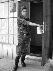 Максим Матвеев проиграл суд командиру в/ч 199773 Германчуку. Тот сдал его в рабство на завод, где солдата покалечило