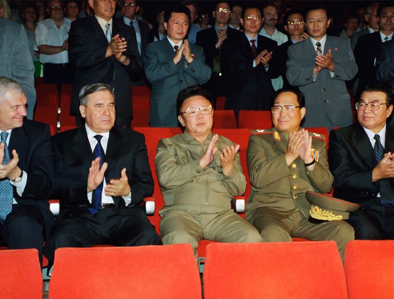 На концерте деятелей искусств Омской области.