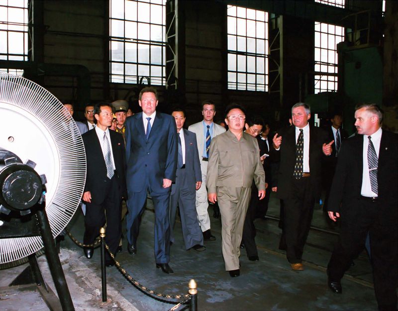 На Ленинградском металлическом заводе.