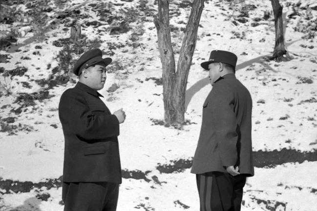 Великий вождь товарищ Ким Ир Сен дает новое оперативное задание. Февраль 1951 года.
