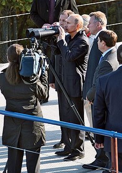 На острове Русский Владимир Путин увидел то, на что пока нет особого смысла смотреть/ Фото: Дмитрий Азаров/Коммерсантъ