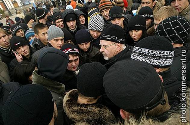 Вирус гриппа на митинге в центре Хабаровска в День народного единства распространялся явочным порядком/ Фото: Евгений Переверзев/Коммерсантъ