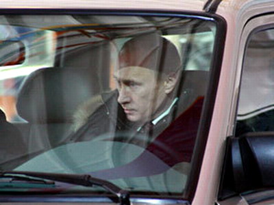 Путин лично протестировал автомобиль, проехавшись на нем по заводу/ Фото: Леонид Валеев. КП