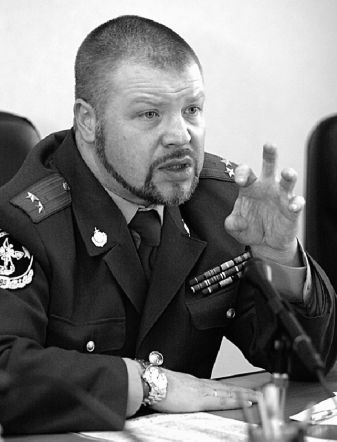 Бойцы хабаровского СОБРа, по мнению замначальника краевого УВД по экономической безопасности Антона Грачева, защитили «Банк Москвы» от посягательств оргпреступности на вещдоки.Фото Евгения Переверзева