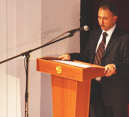 «Железобетонные» доводы председателя краевого суда Сергея Братенкова (на фото) могут дать трещину, если на них посмотреть «вооруженным» глазом