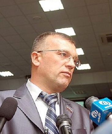 Вопрос выборов главы муниципального образования является решенным — кандидатуру Владимира Кобелева поддерживает и городской, и региональный политсоветы «Единой России»/ Фото: Павел Кошеленко/Коммерсантъ