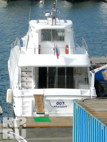 Яхта, если и попала в аварию, то сильно не пострадала. Фото: Анна Давыденко. "КП"