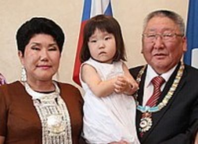 П. Борисова, Е. Борисов с внучкой