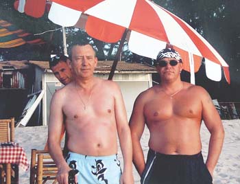 Александр Крюков (слева) — бывший сотрудник ФСБ, тесть Омари Джанмирзаева