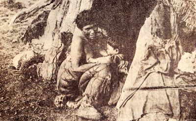 Коряки сидячие. Корячка кормит ребенка. стр. 61.