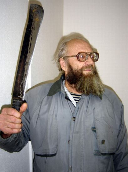 Старейший казак, хабаровчанин Евгений Фисько уже просто «устал метаться, как соболь в капкане, в своем жизненном выборе»