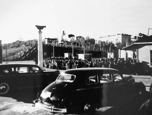 Встреча Ю. Гагарина в Хабаровске, май 1962 г. Фото В. Пильгуева. Перефото С. Балбашов./Нажмите, чтобы УВЕЛИЧИТЬ (нажмите, чтобы увеличить)