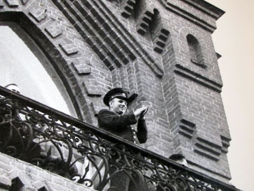 Ю. Гагарин в Хабаровске, май 1962 г. Фото В. Пильгуева. Перефото С. Балбашов./Нажмите, чтобы УВЕЛИЧИТЬ (нажмите, чтобы увеличить)