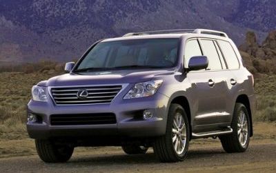 Lexus LX. Цена от 4 115 000 до 4 352 000 руб.