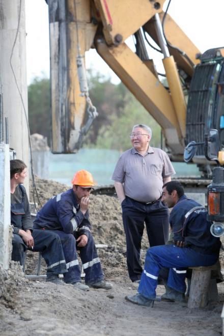 Президент - московским строителям: Местные-то к вам представляться не приходили?