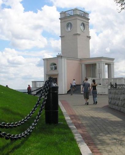 Знаменитый хабаровский утес на Амуре