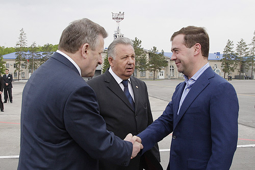 В. Шпорт, В. Ишаев и Д. Медведев