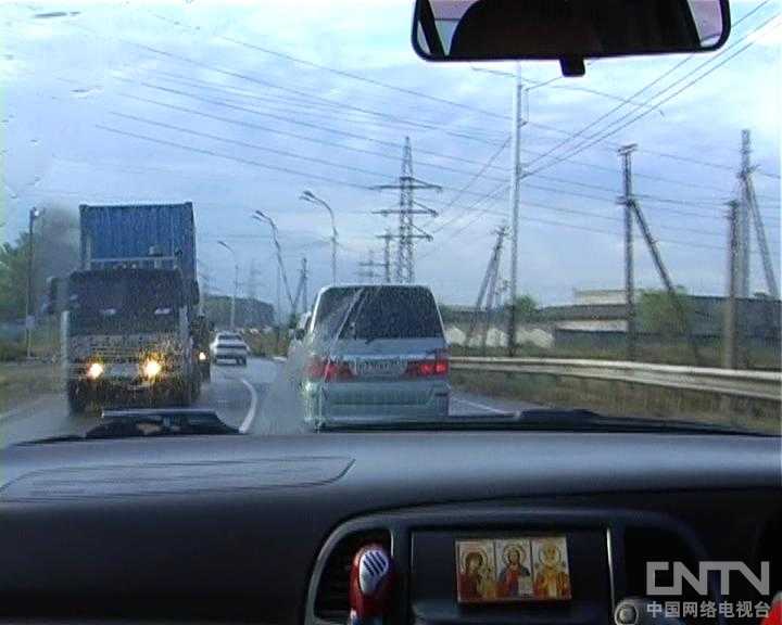 Из Хабаровска на Большой Уссурийский остров путь лежит в приграничных районах/ 从哈巴罗夫斯克前往黑瞎子岛边境地区的途中