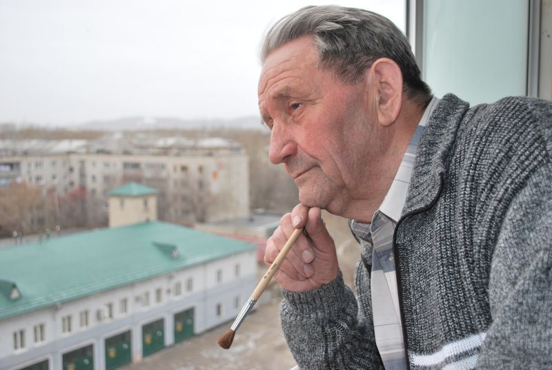 Павел Лукич Фефилов в раздумьях...