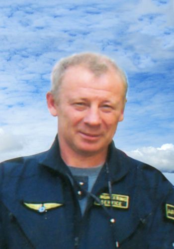 Авиатехник Евгений Гуров