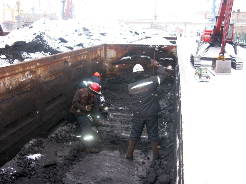 Российский профсоюз докеров (РПД) инициировал «итальянскую» забастову в «Ванинском морском торговом порте» (ОАО «ВМТП»)