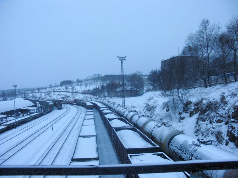 На подъезде к станции Ванинского порта уже скопилось около 100 неразгруженных вагонов с углем