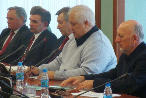 Возглавляемый Виктором Горчаковым комитет по экономической политике и собственности Законодательного собрания Приморского края провел семинар с участием ведущих ученых Владивостока