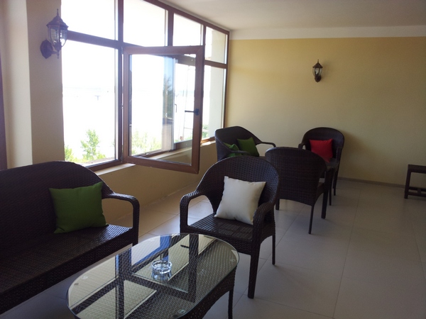 В урасе — три одноместных спальни и зал для переговоров. Дом-2 тоже рассчитан лишь на 4 персоны.