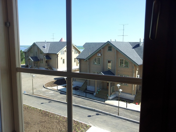 В доме-3: сауна, бассейн, массажная, кухня, столовая и т.д.