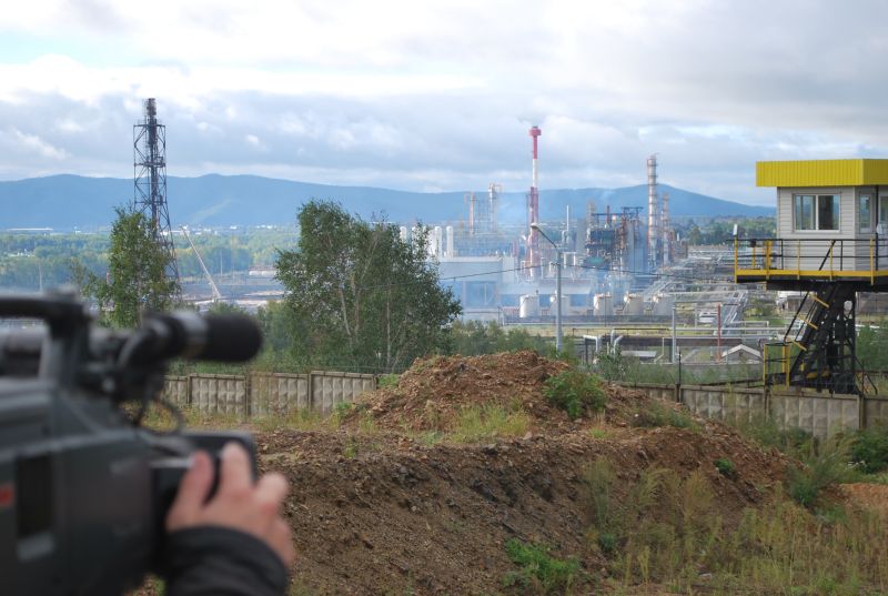 6 сентября у забора НПЗ: дышать здесь проблематично при любом ветре