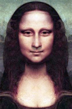 Фото, сделанное итальянскими криминалистами, тоже выявившими полную симметрию лица Моны Лизы