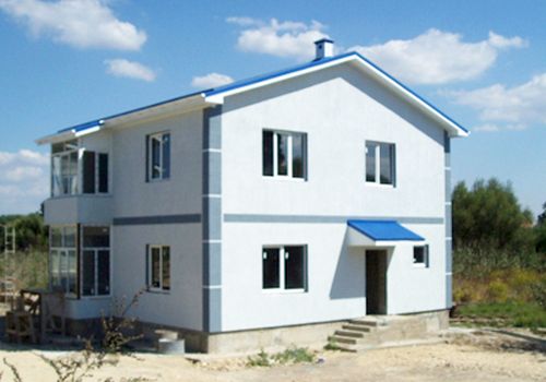 «Кубаньжилстрой» на своем сайте предлагает такие коттеджи за 5,7 миллиона рублей. Фото: www.kjstroy.ru