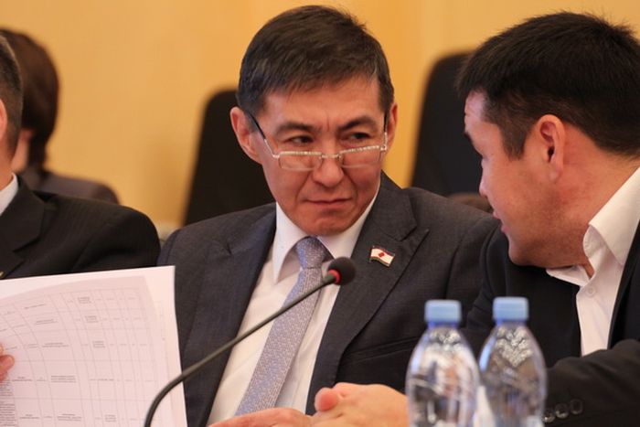 Анатолий Андреевич отдает предпочтение российской марке часов «Platinor».